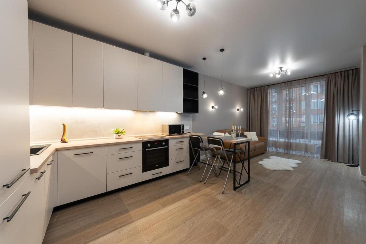 New Modern Apartments. Metro Minskaya Kiev Buitenkant foto